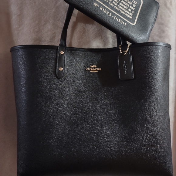 Coach Reversible Floral City Tote with Detachable Clutch - Picture 7 of 10